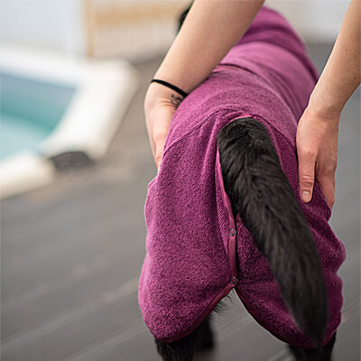 Rear snap closure for added warmth